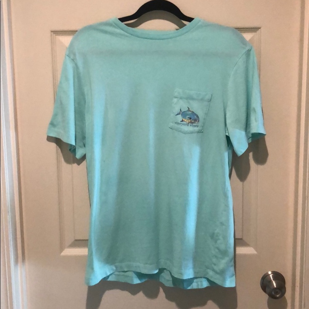 Vineyard Vines t-shirt